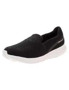 Calçados femininos pretos, de cor única, slip on da loja Clovis.com.br 