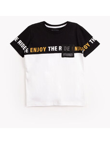 C&A camiseta infantil de algodão enjoy com bolso manga curta preto