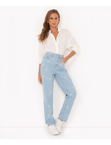 C&A calça jeans mom cintura super alta com bordado de margaridas azul claro