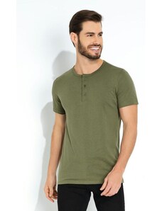 Basicamente Camiseta Verde Militar Masculina com Botões