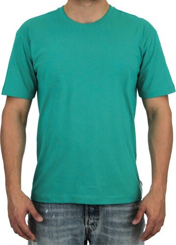 camiseta preta com verde agua