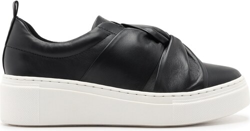 slip on preto arezzo