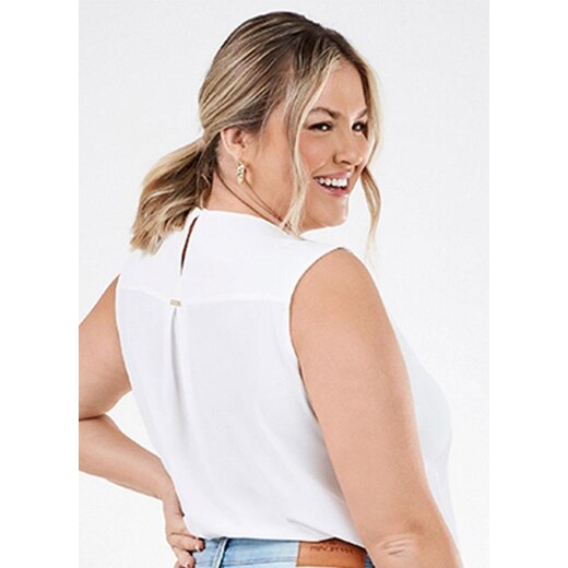 Regata Feminina Off White Plus Size com Decote V Suzana