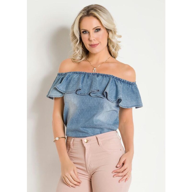 Blusa ciganinha fashion com calça jeans