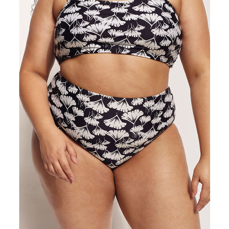 C&A INATIVO - VENCIMENTO CONTRATO -Biquíni Calcinha Plus Size Ostra Brasil  Hot Pant Estampado Floral com Proteção UV50+ Preto 