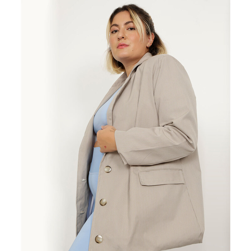 Blazer Feminino de Alfaiataria Plus Size Marinho com Martingale Tifani