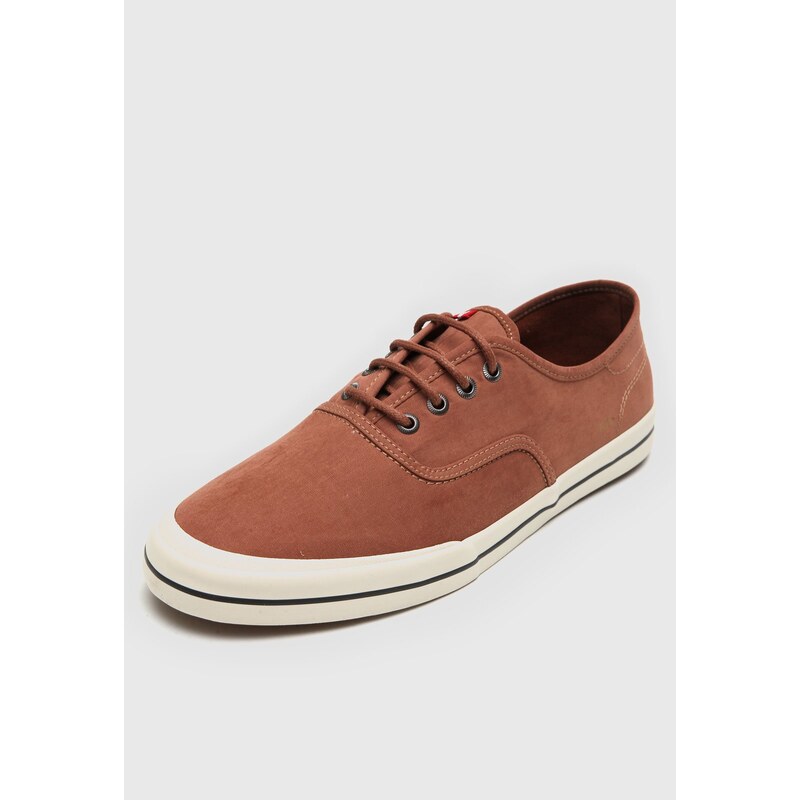 Tenis reserva hot sale logo caramelo