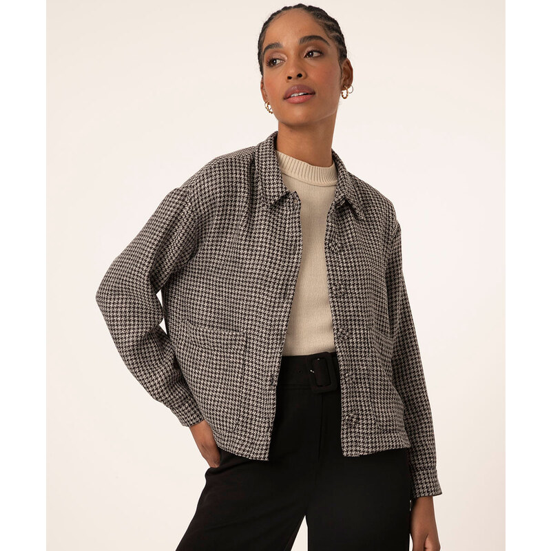 C A jaqueta de tweed com bolsos preta GLAMI .br