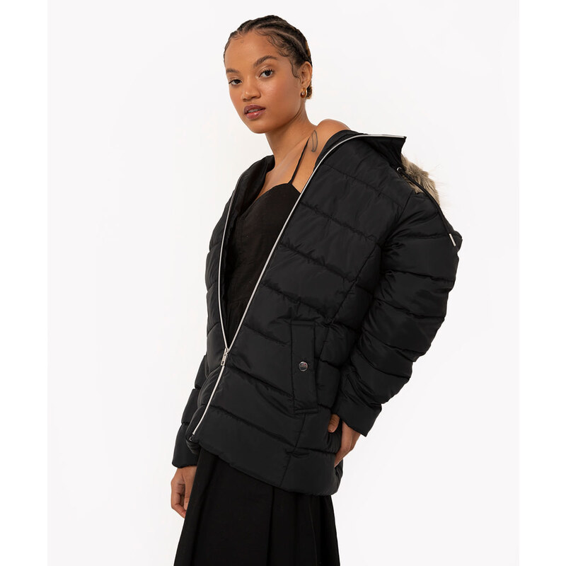 C&A jaqueta puffer com capuz pelo preto