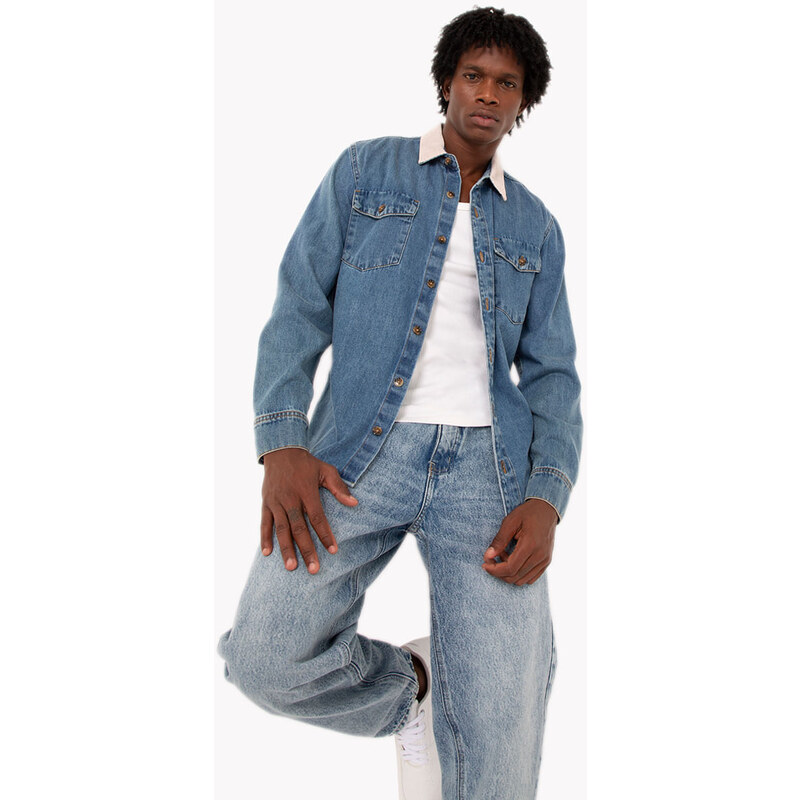 C&A jaqueta jeans com bolsos azul claro
