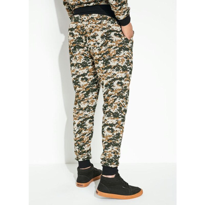 Calça camuflada best sale com bolso