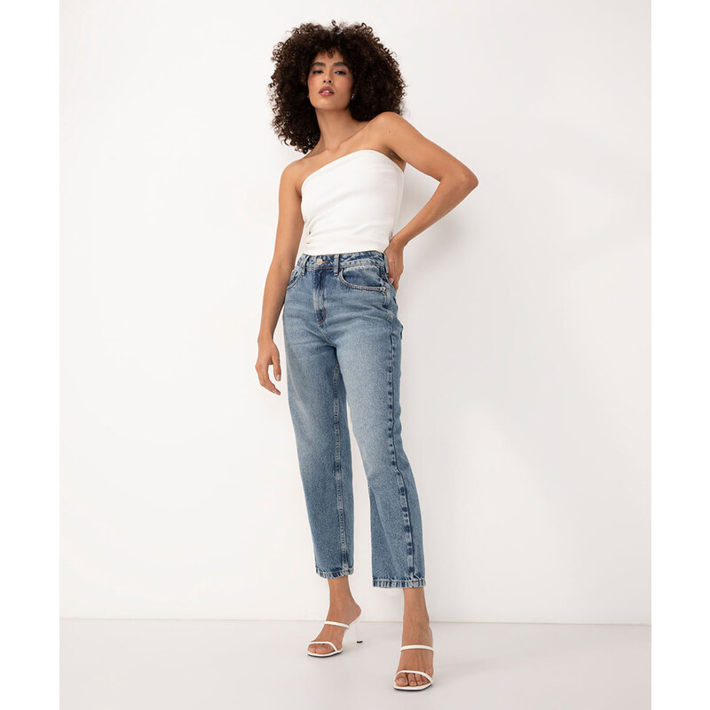 calça jeans mom cintura super alta com bolsos azul médio - C&A