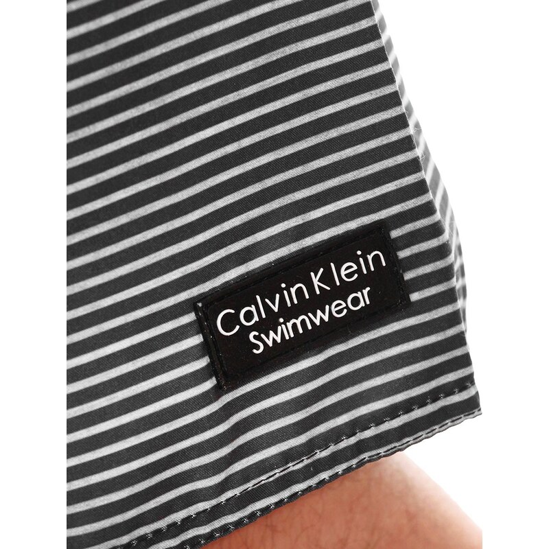 Bermuda Calvin Klein Swimwear Masculina D'Água Beach Draw Cinza