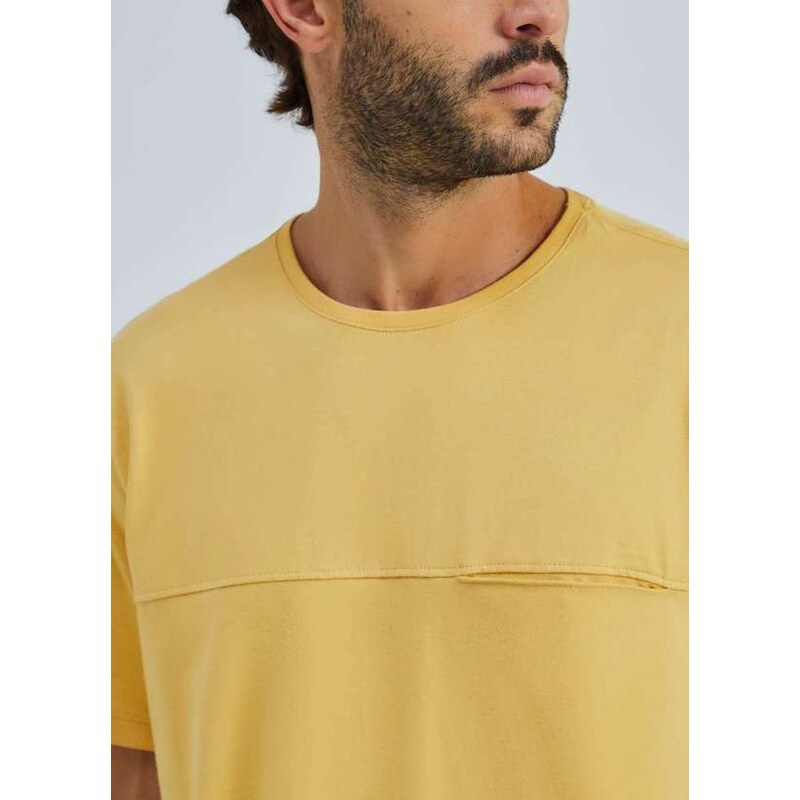 Hering Camiseta Masculina Comfort com Bolso Super Cotton Amarelo