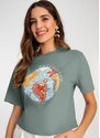 Lunender T-Shirt Cropped em Malha com Estampa Mundo Verde