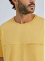 Hering Camiseta Masculina Comfort com Bolso Super Cotton Amarelo